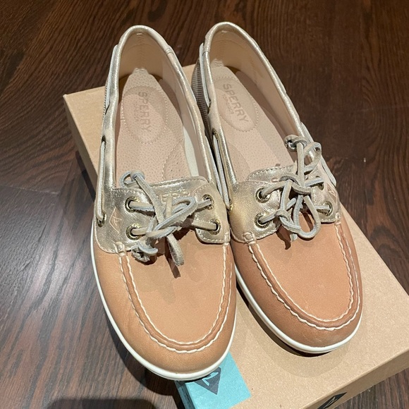 WOMEN’S SPERRY’S - Picture 4 of 5